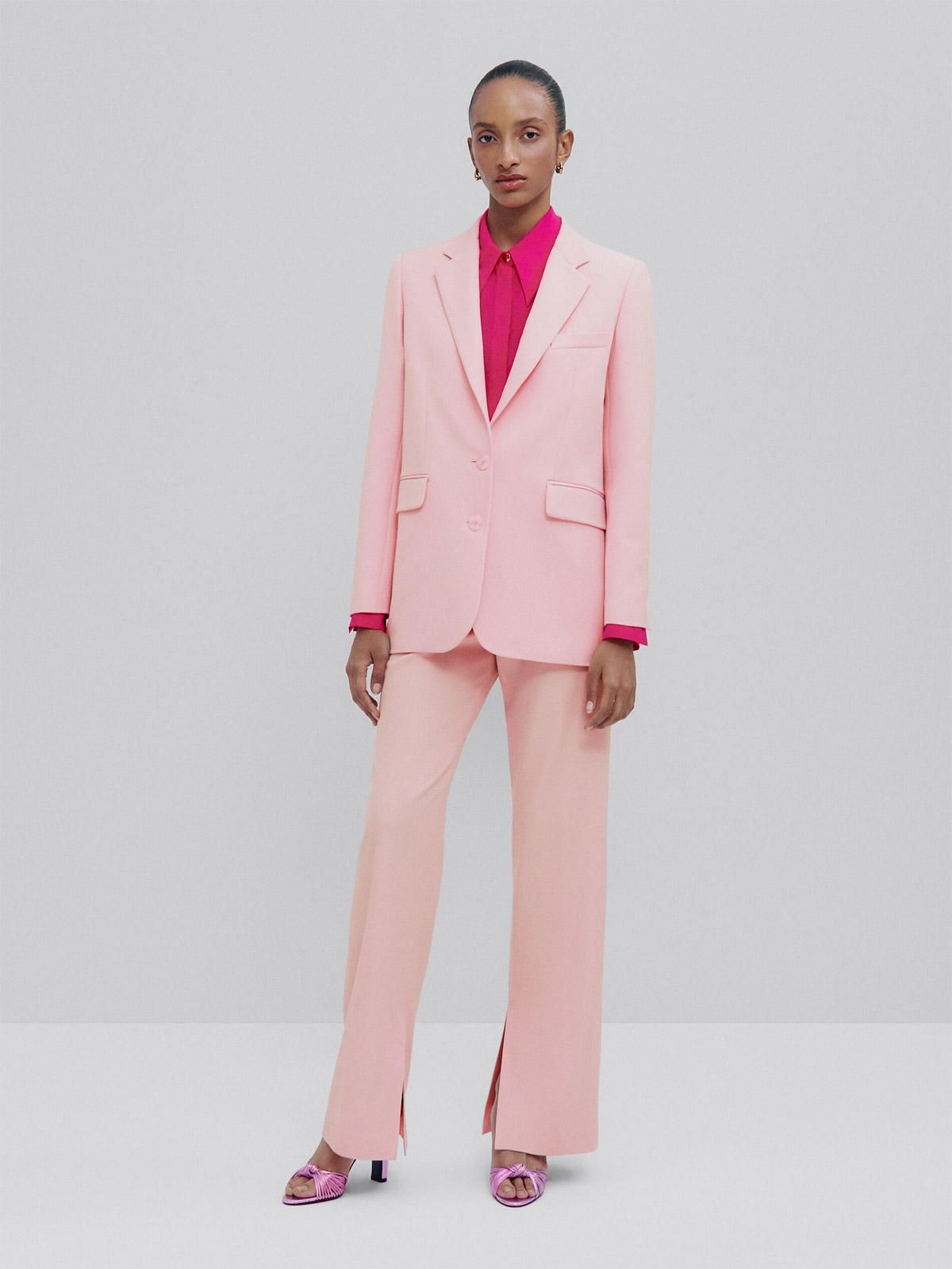El traje rosa