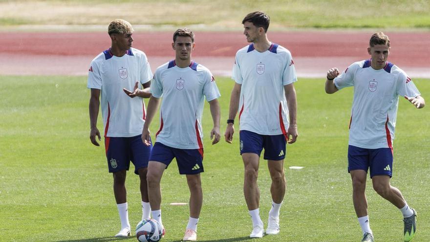 El pueblo de Sevilla que desafía la lógica del fútbol: Fabián y Gavi, de la cantera del Betis al Mundial 2026