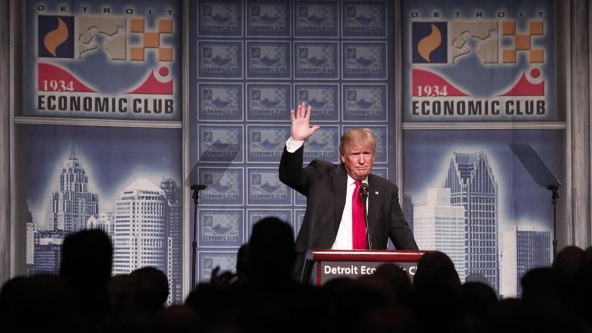Trump durante la presentación de su plan económico en Detroit.