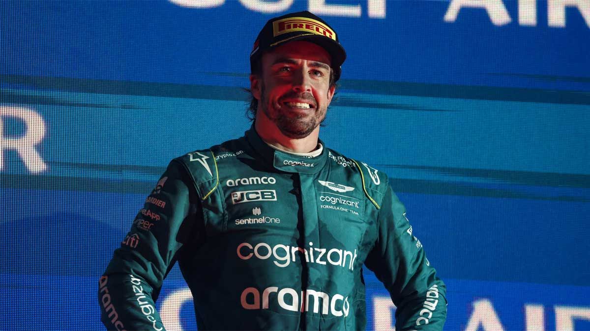Alonso, en el podio de Bahrein