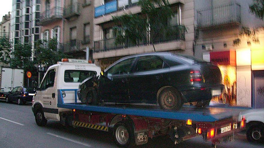 Un accident fa cues a Marquès de Camps