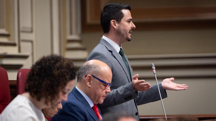 CC recrimina al PSOE que no condene el escrache en la casa del presidente de Canarias, Fernando Clavijo