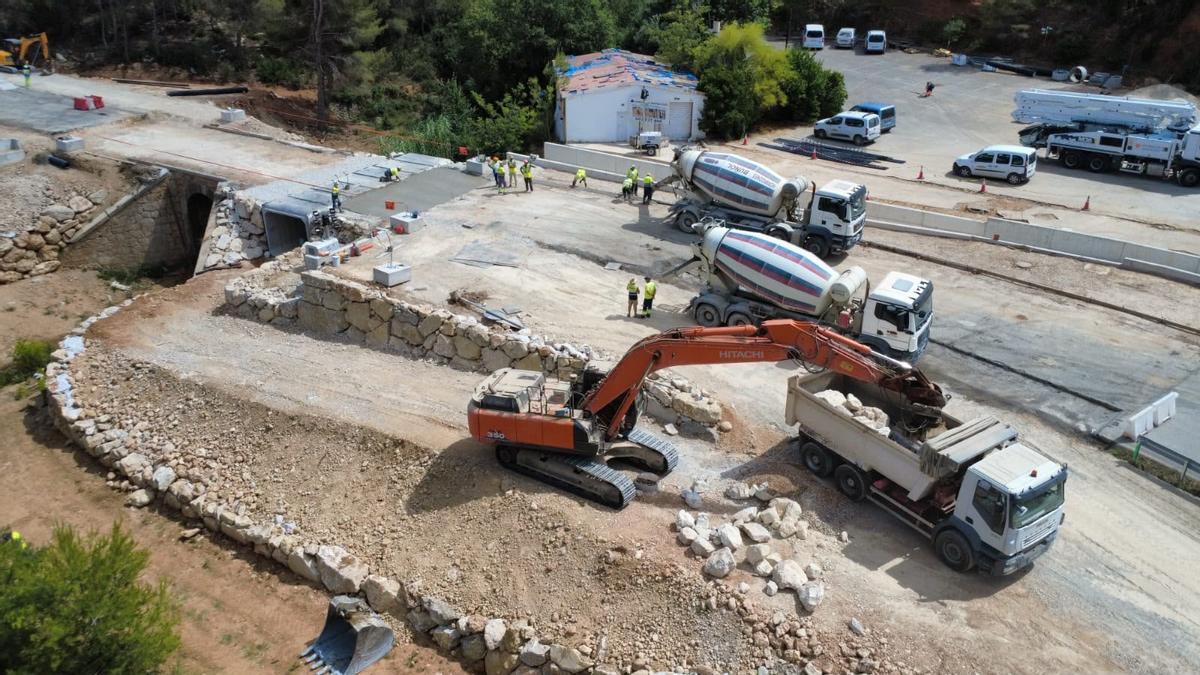 Obras en la CV-425, la carretera que une Buñol y Alborache.