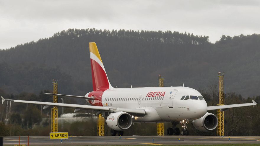 Facua denuncia a Iberia por &quot;engañar&quot; a los pasajeros afectados por vender más billetes que asientos