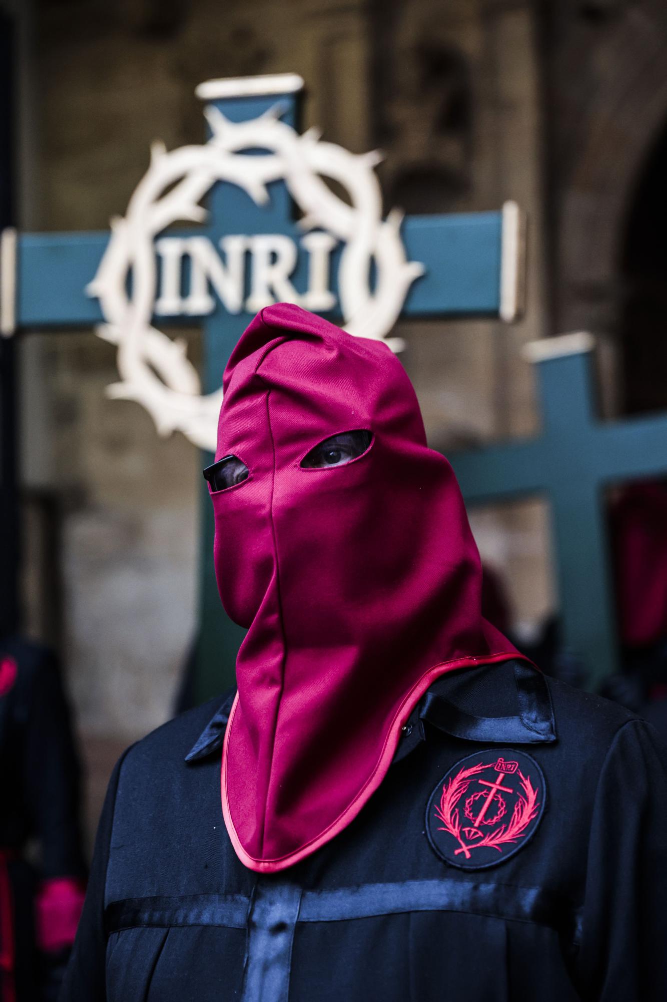 EN IMÁGENES: Así fue la procesión del Nazareno por las calles de Oviedo