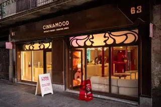 Una tienda de 'cinnamon rolls' ocupa la antigua Granja Xador del Born tras ocho años como Starbucks