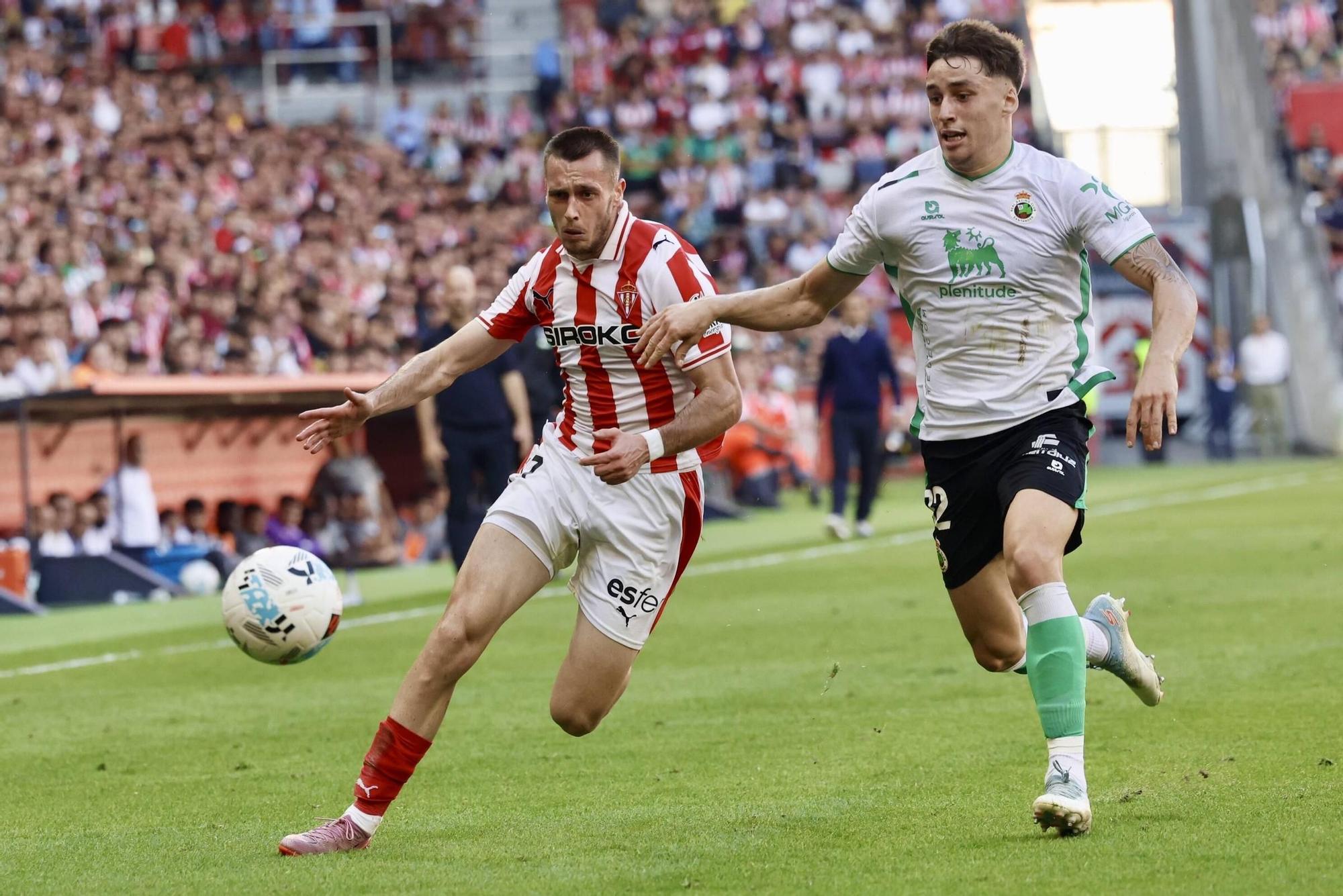 EN IMÁGENES: El partido del Sporting- Racing de Santander en El Molinón