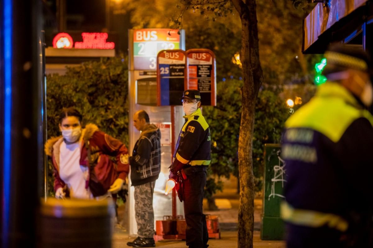 Control de la Policía Local en Paseo Pamplona en Zaragoza