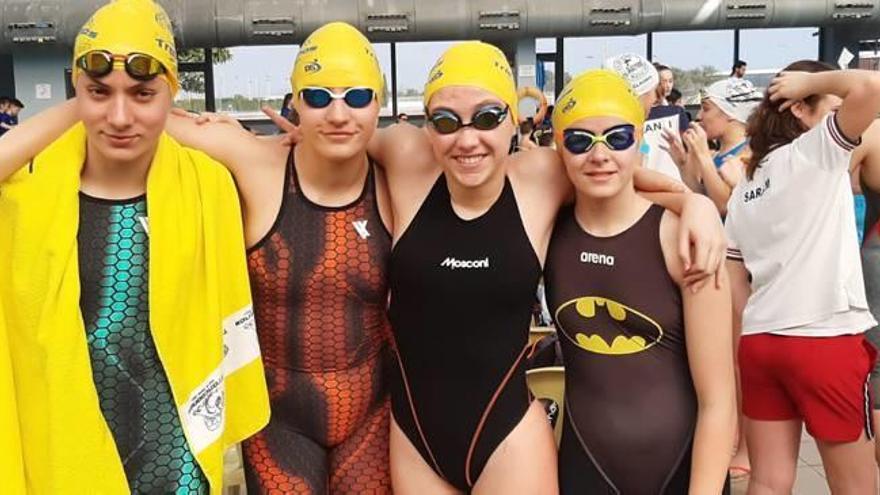 Equipo que compitió en la modalidad de relevos 4x100 m. libres.