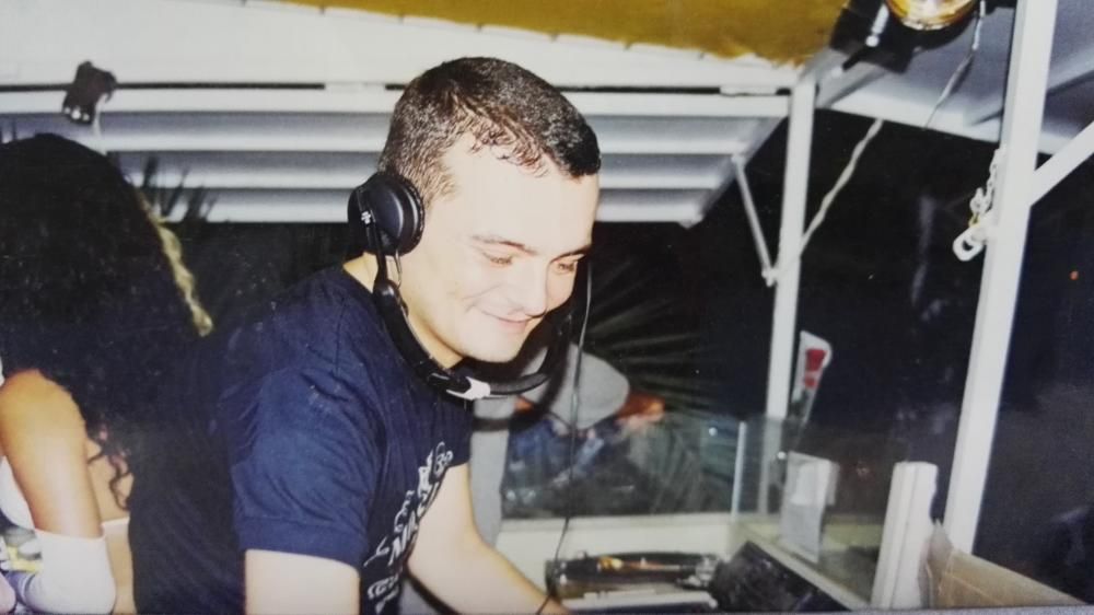 DJ Paco el 9 de octubre en 1998.