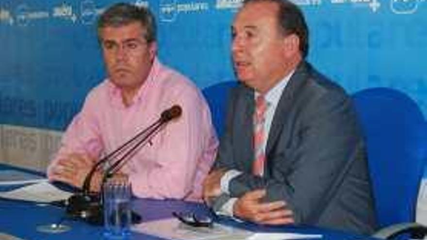 Delgado Bonilla con José Enrique Fernández de Moya.