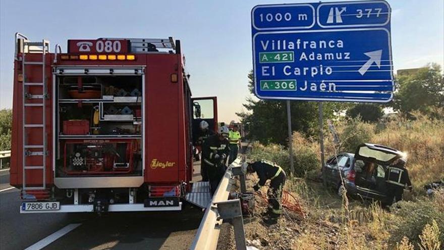 Rescatan a un herido en un accidente en la A-4