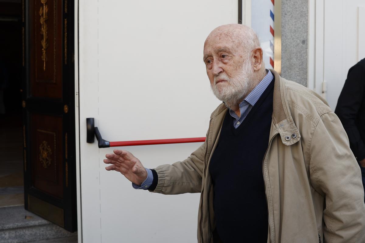 Capilla ardiente del actor Juan Diego en el Teatro Español.