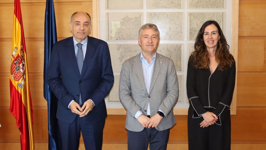 UDC y Vegalsa-Eroski renuevan su colaboración para dar continuidad a la cátedra de compromiso social, comunicación y reputación corporativa