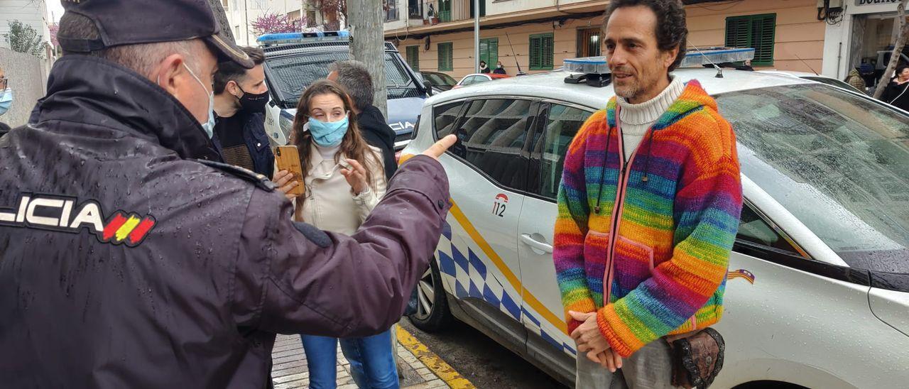 El médico, durante una protesta contra las vacunas y las medidas anticovid. / R.J.PALOMO