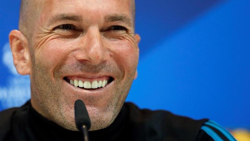 Zidane no da pistas sobre las opciones de jugar de Nacho e Isco