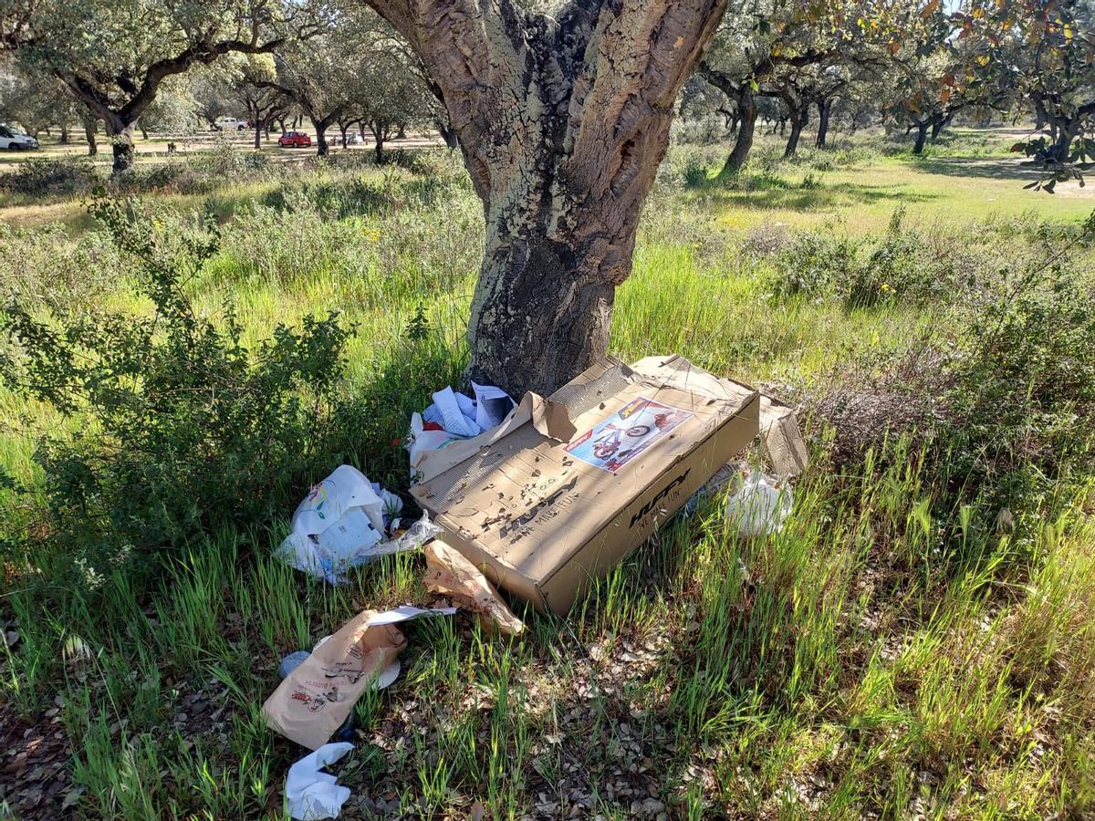 Restos de basura en San Isidro.