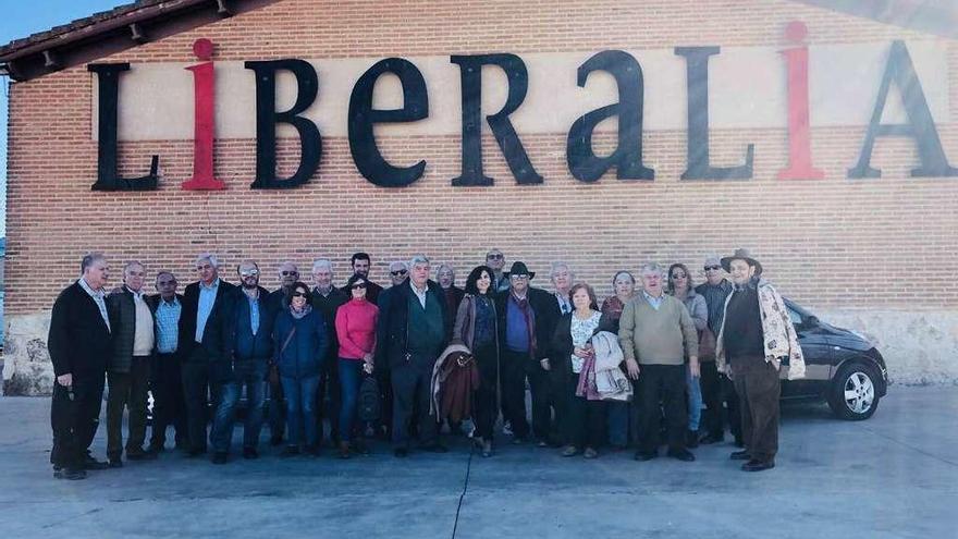 Zamoranos afincados en Madrid visitan una bodega de la DO