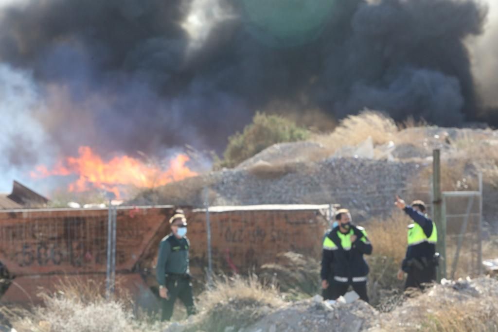 Fuego en el polígono Canastell de San Vicente del Raspeig