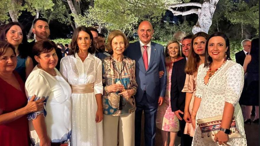 Representantes De Ibiza Con Doña Sofía. 