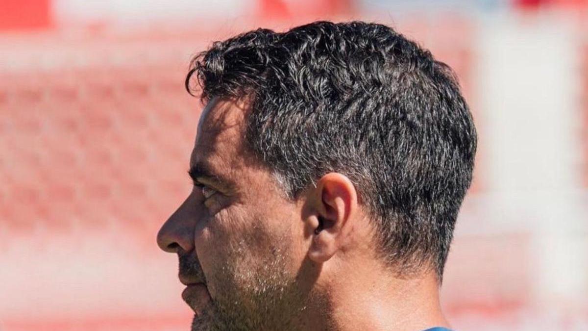 Míchel Sánchez, dirigiendo un entrenamiento. | | GIRONA FC