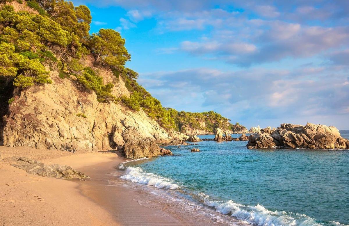 Lloret de Mar, Gerona, 5 calas secretas de la Costa Brava