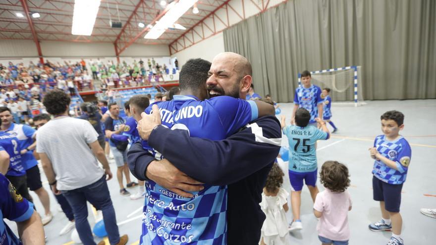 Así ve el futuro el Unión Financiera Balonmano Base Oviedo tras lograr el ascenso: &quot;En dos años podemos estar en Asobal&quot;