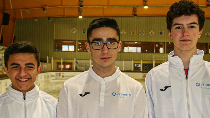 Des de l&#039;esquerra, Joel Ruíz, Aleix Raubert i Oriol Gastó de cúrling