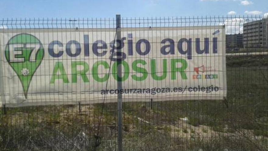 Vecinos y DGA acercan posturas por el colegio