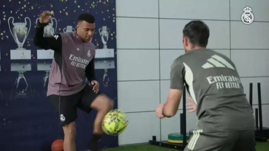 Mbappé se recupera en solitario a cuatro días del clásico