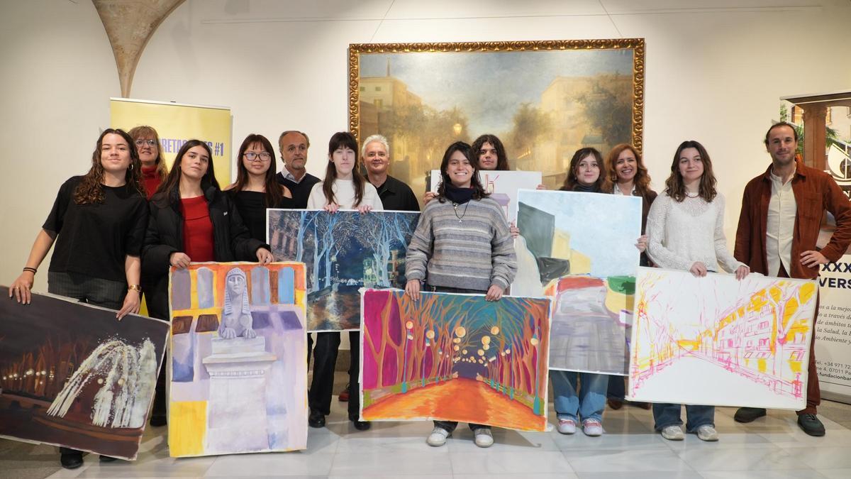 Alumnos de Bellas Artes junto a la comisaria Pilar Pujol, el presidente de Adema, Diego González, y el docente Pablo Pelluz.