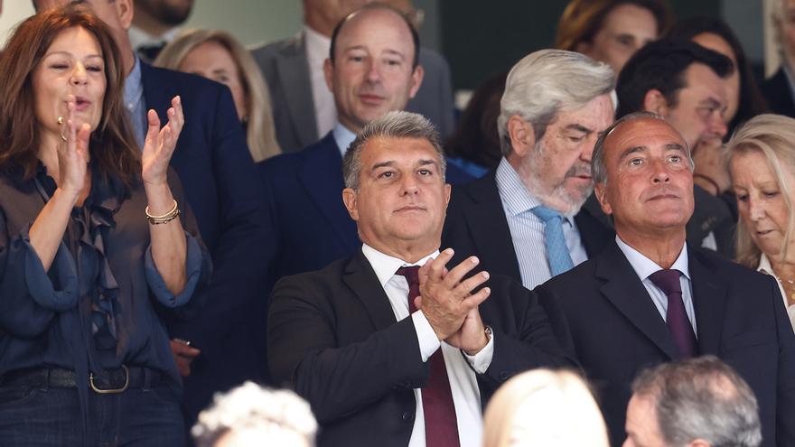 Laporta bajó al vestuario del árbitro para &quot;pedir explicaciones&quot; tras la derrota en el Bernabéu