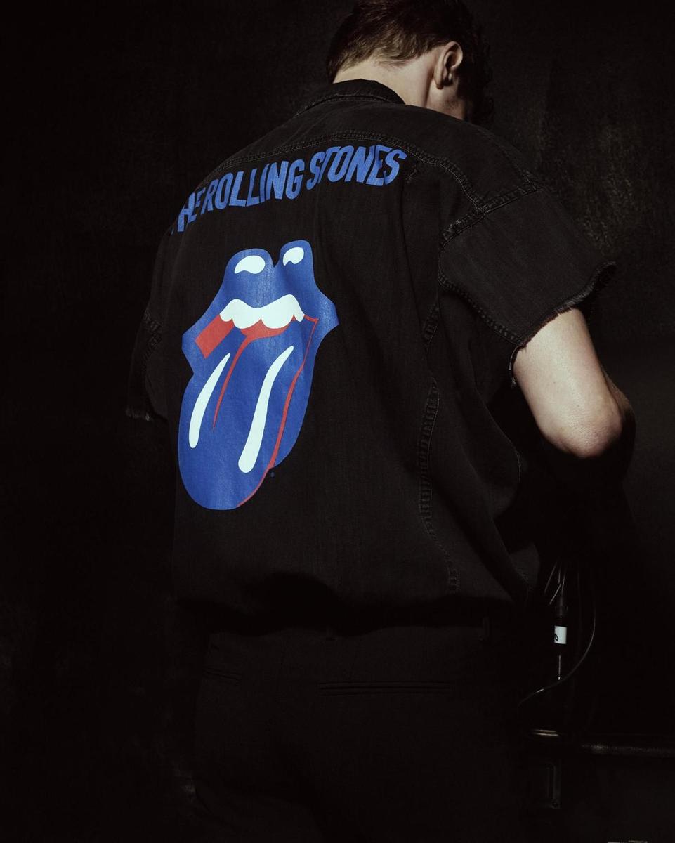 Zara y Rolling Stones, camisa denim de manga corta