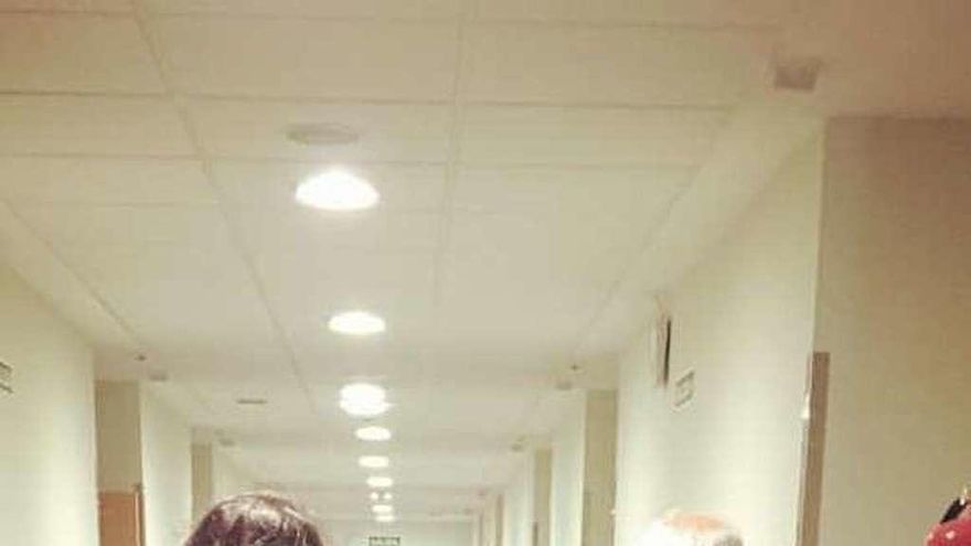 &quot;Hay que tener esperanza&quot;, dice la nieta del primer residente de Grado en recibir el alta