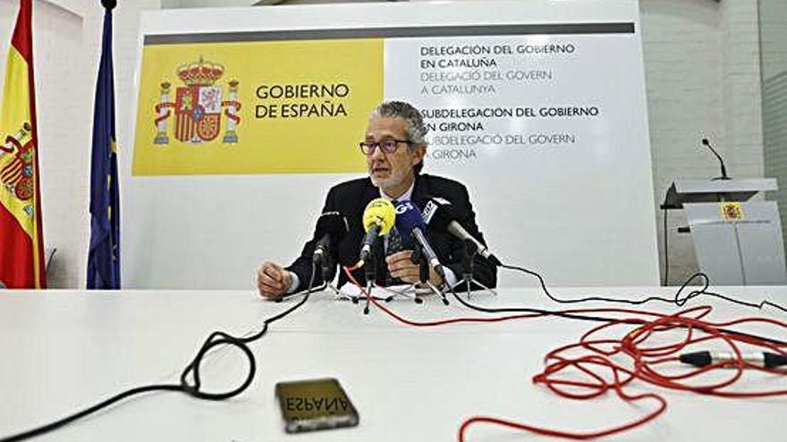 La compareixença del subdelegat del Govern espanyol, Albert Bramon, ahir a Girona.