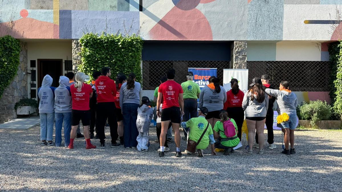 Els participants de la cursa plogging de la Fundació GironaEst, del programa Barça Activa't