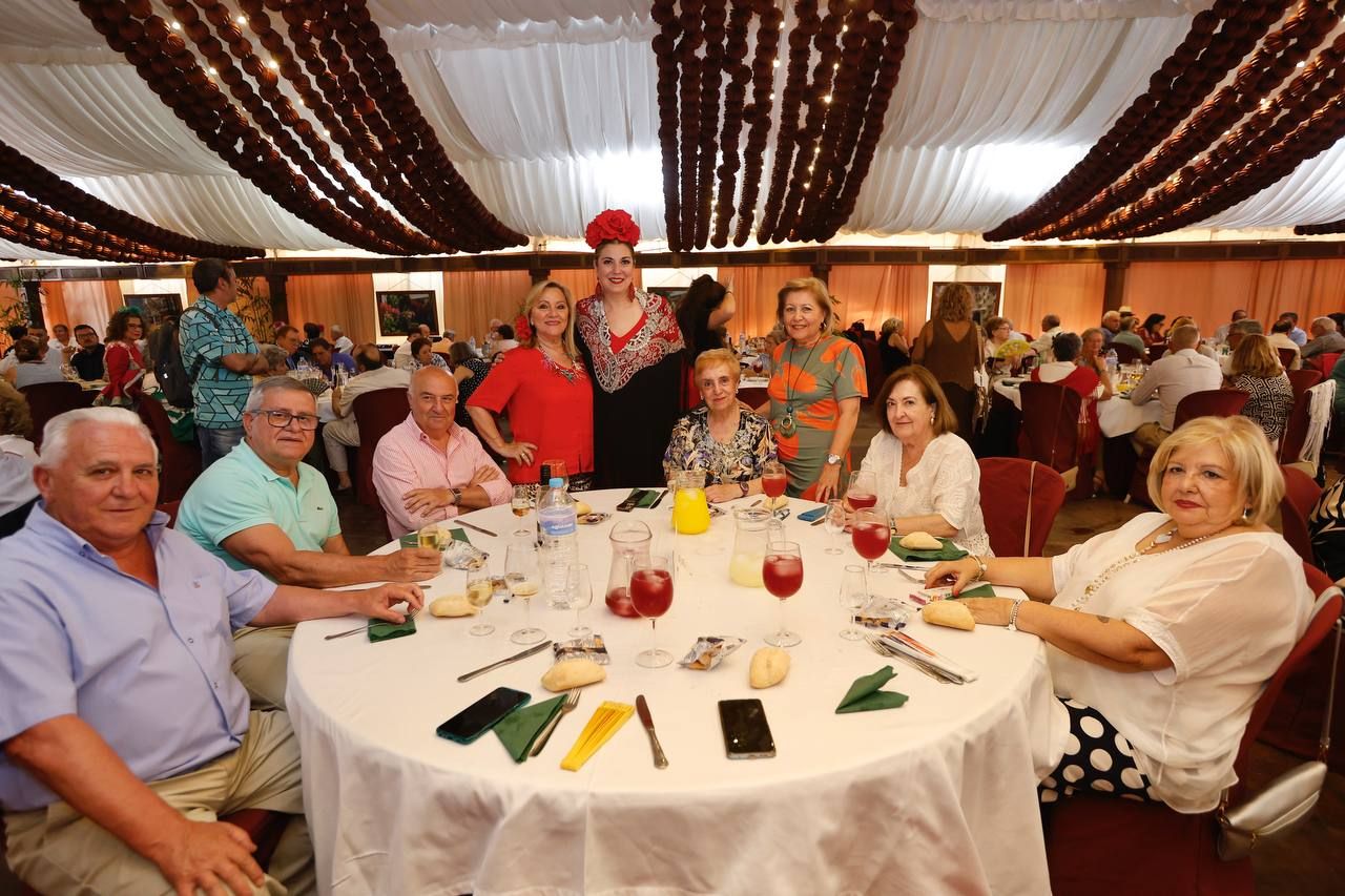 La Feria de Córdoba en imágenes: un martes para tomárselo sin prisas en El Arenal
