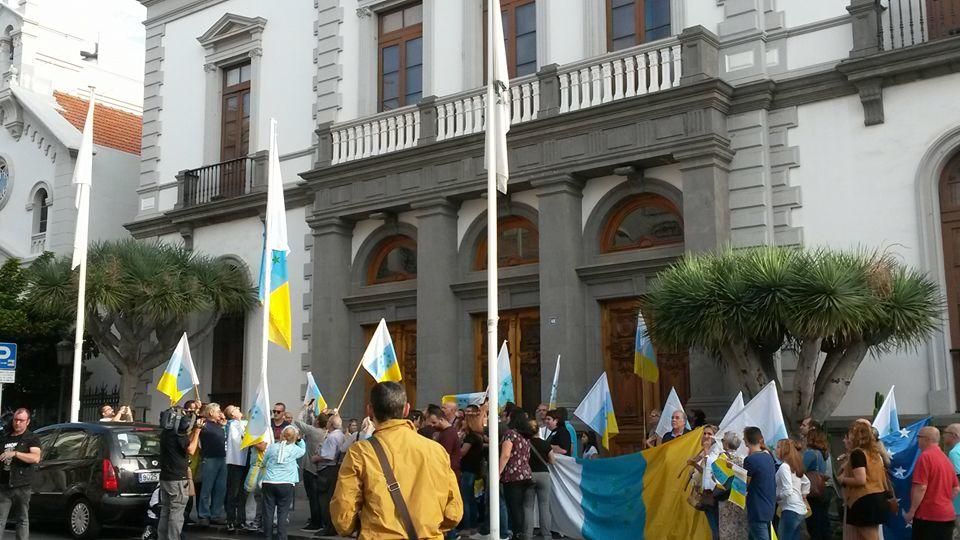 Izan la bandera de las siete estrellas verdes