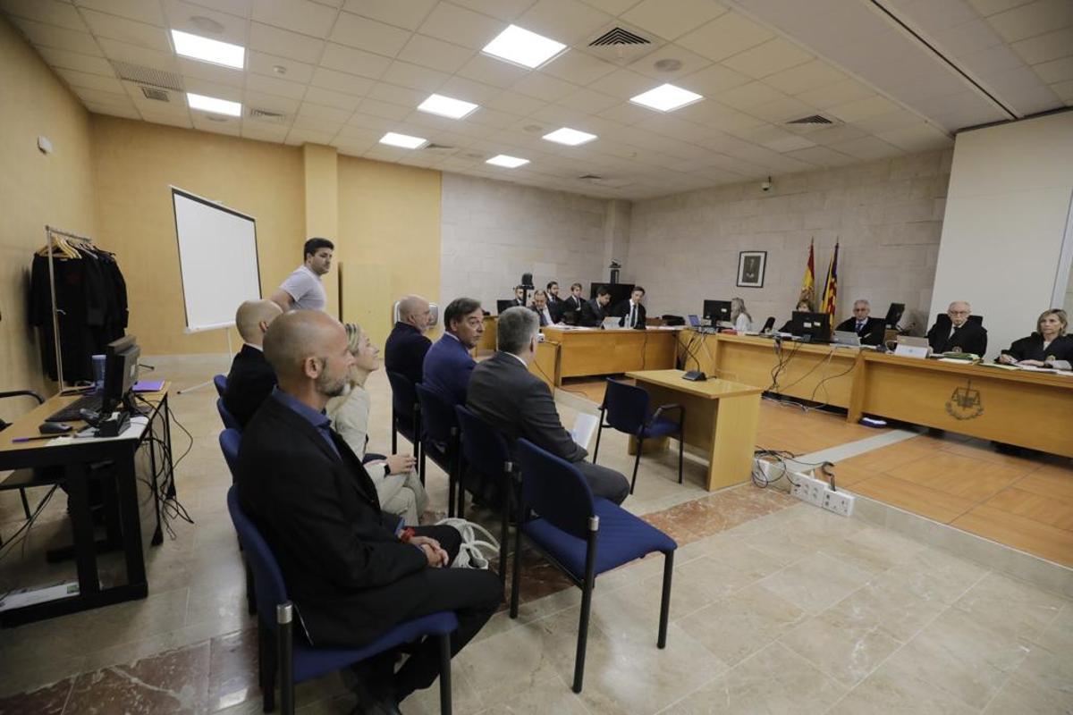 Arranca el juicio a Penalva y Subirán por el caso Cursach Arranca el juicio a Penalva y Subirán por el caso Cursach