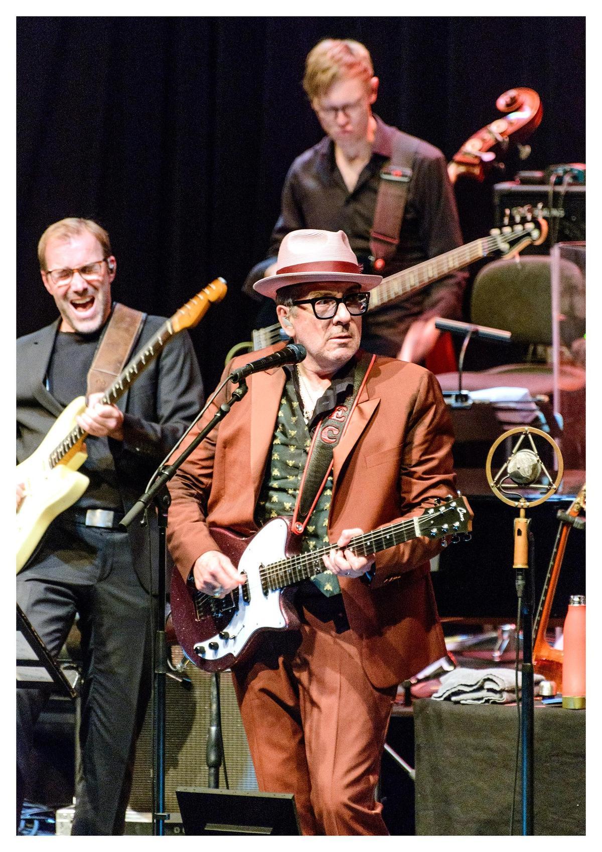 Elvis Costello durante su actuación en el festival de jazz de Ingolstadt.
