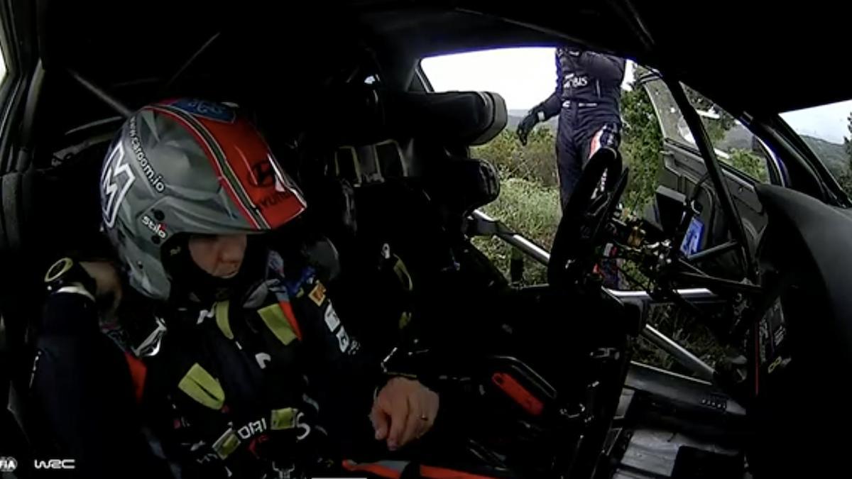 Tänak ha abandonado por accidente