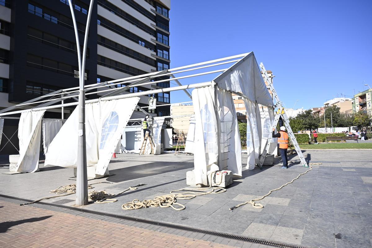 Carpa de la gaiata 18, junto a El Corte Inglés.