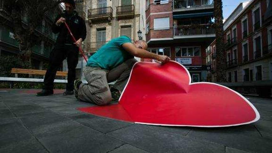 Mensajes de los enamorados en la plaza de Balmis