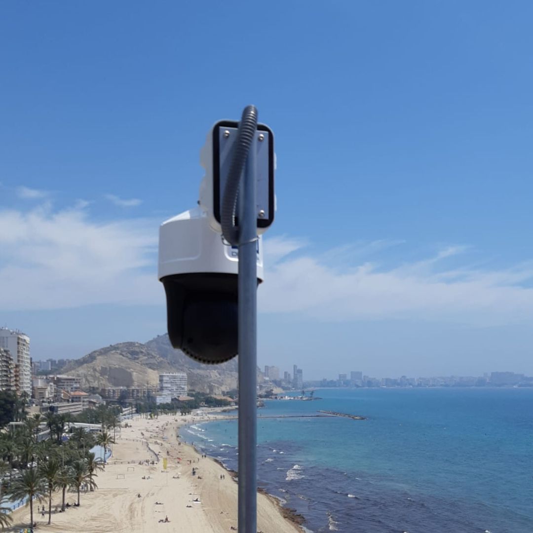 Innovador sistema de control de aforo de la playa del Postiguet