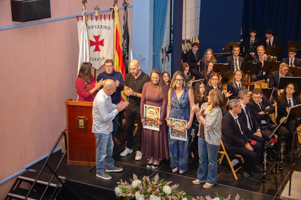 Entre las protagonistas de esta edición destacan Noelia Soler Guillén y Minerva Galiana Jimenez, capitanas de la filà Templaris.
