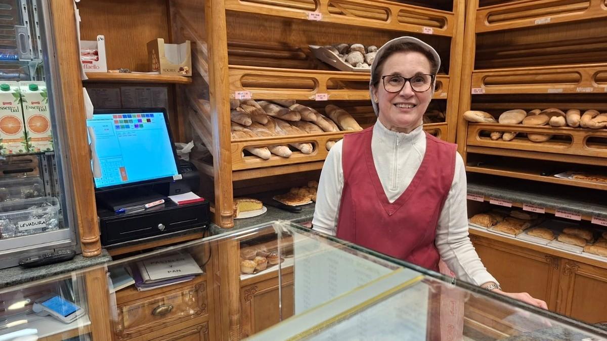 La querida Pilar Pena en la panadería A Tafona del Preguntoiro