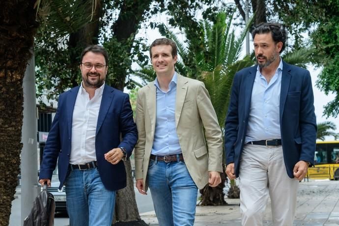 Pablo Casado (PP) hace campaña en Canarias