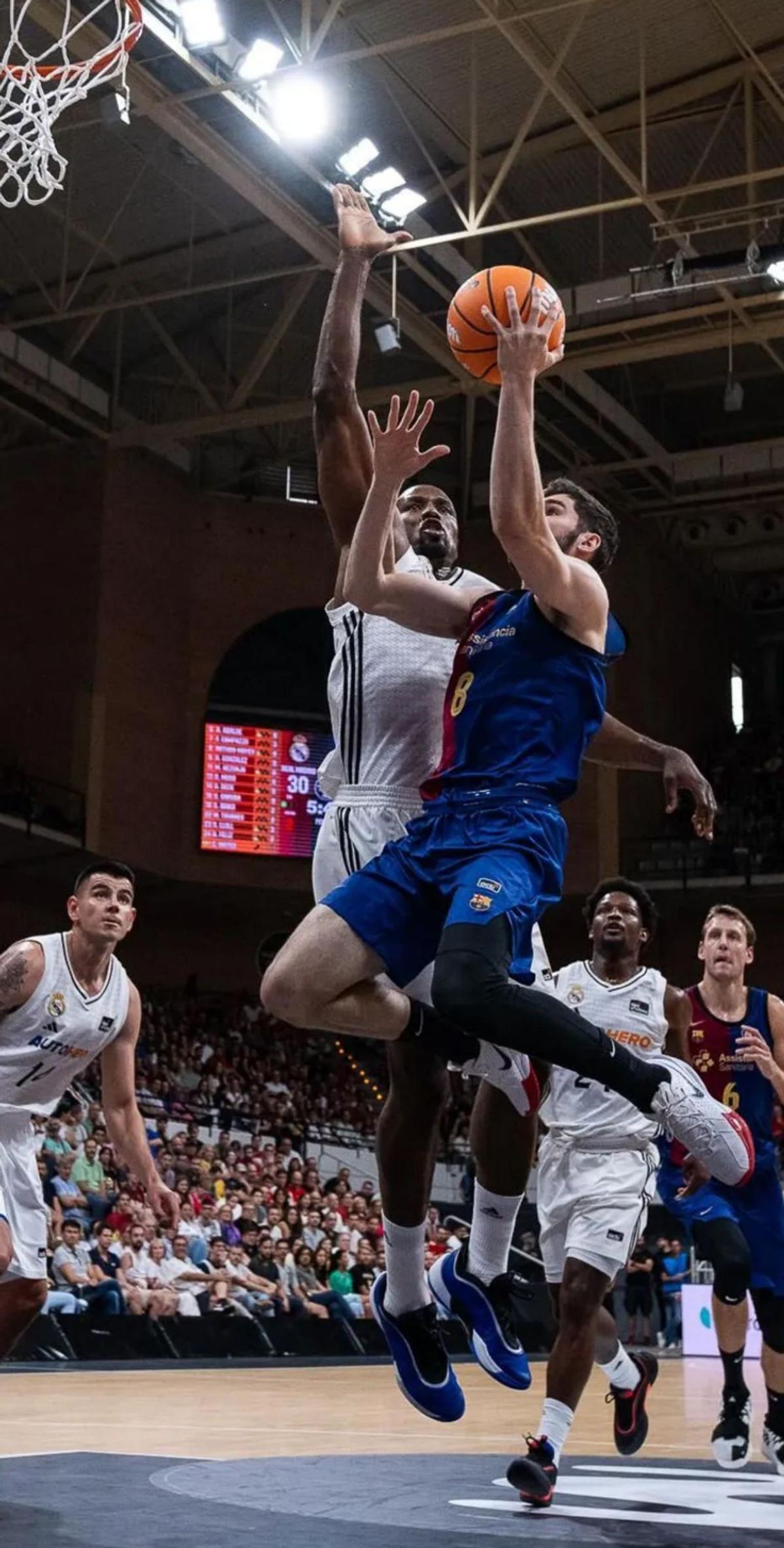 El Barça clava el genoll davantel Reial Madrid en la recta final