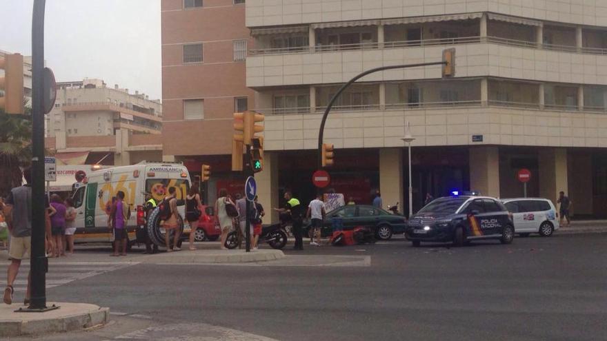 El accidente ha dejado herido gravemente a la conductora del ciclomotor.