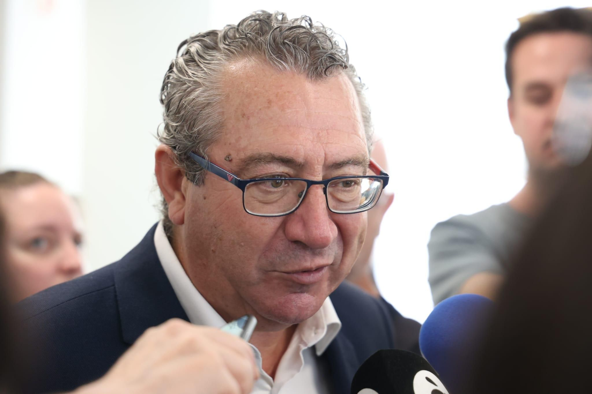 Visita de Mazón al centro de salud Rincón de Loix en Benidorm